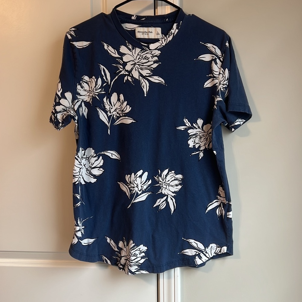 4 Abercrombie mens tshirts